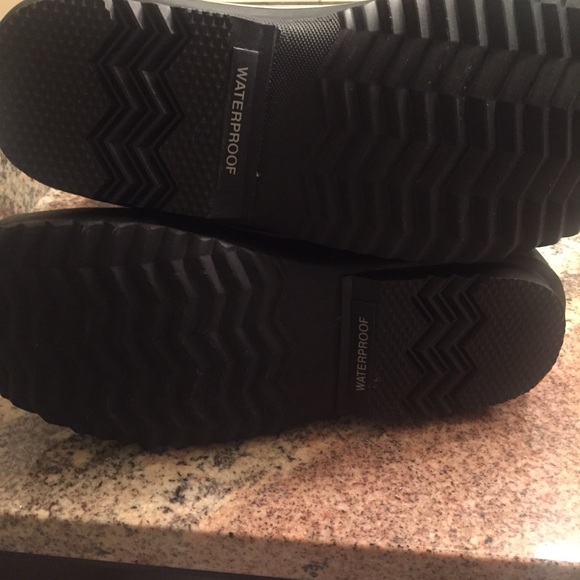 Sorel Joan of Arctic Lux Faux-Fur Trimmed Boots - Picture 7 of 7